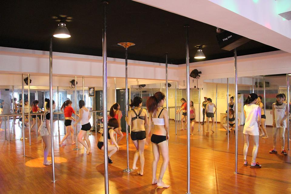 合肥鋼管舞培訓(xùn)帶你尋找快樂的自己_合肥