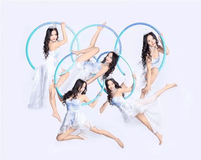 "華中鋼管舞教母":帶著3萬女人性感起舞,脫離地心引力飛翔