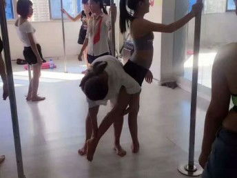 圖 成都鋼管舞培訓(xùn)班 零基礎(chǔ)鋼管舞培訓(xùn)學(xué)校 無(wú)需基礎(chǔ) 成都文體培訓(xùn)