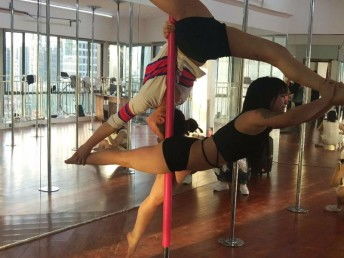 太升路專(zhuān)業(yè)舞蹈學(xué)校 聚星鋼管舞爵士舞酒吧領(lǐng)舞培訓(xùn)機(jī)構(gòu)