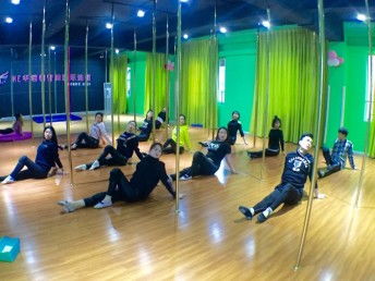 遵義匯川鋼管舞培訓(xùn)學(xué)校 零基礎(chǔ)入門(mén)，包教包會(huì)的小班教學(xué)