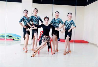 舞魅天下玉溪分校 專業(yè)鋼管舞培訓(xùn)，塑造自信與魅力