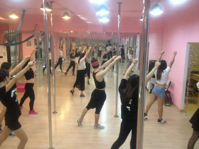 常州舞蹈新風(fēng)尚 專業(yè)鋼管舞培訓(xùn)點(diǎn)亮都市健身生活